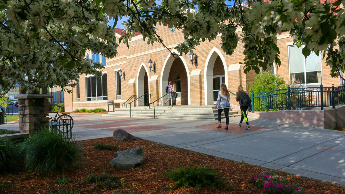 Students Walking: Early Start of Fall Semester Image