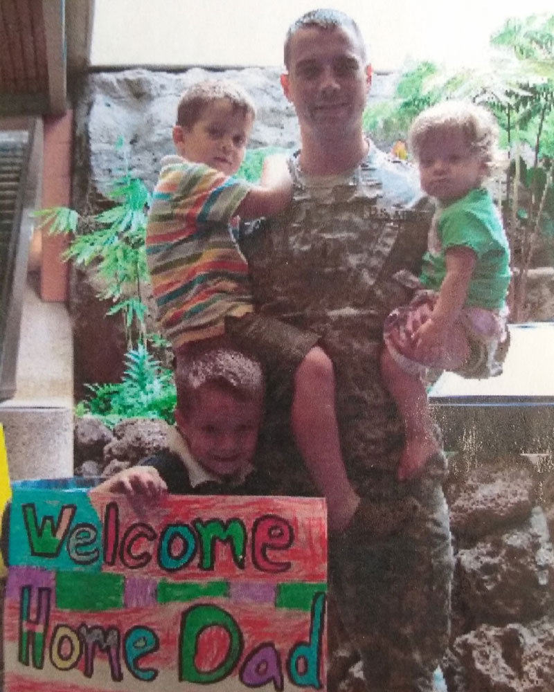 Nick Pacella being welcomed home after deployment to Iraq in 2006